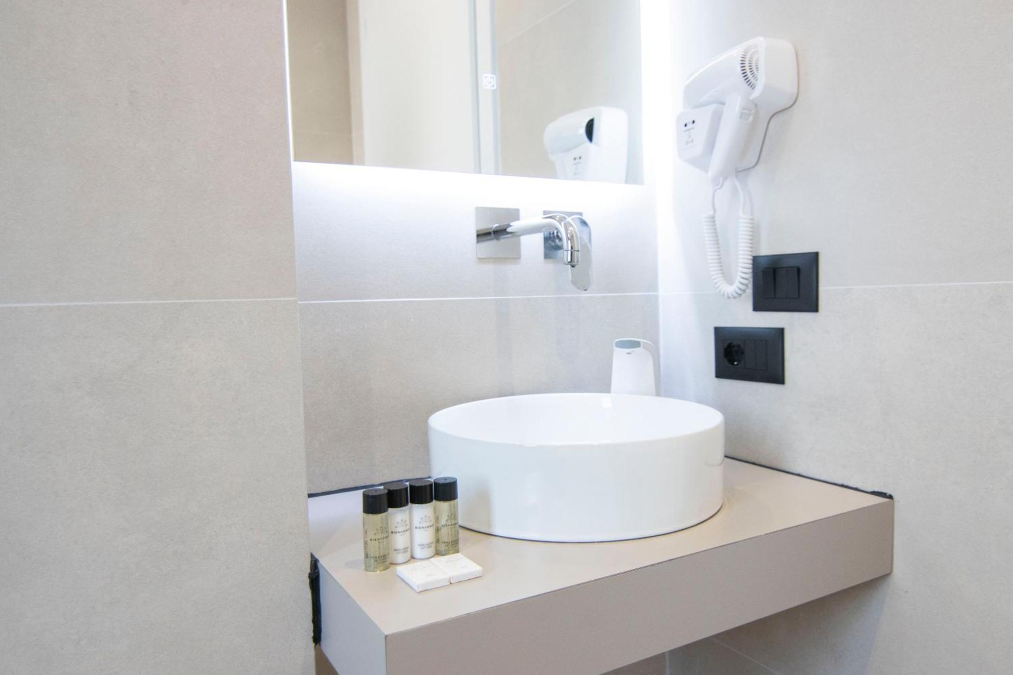 Mina Luxury Rooms Тирана Экстерьер фото