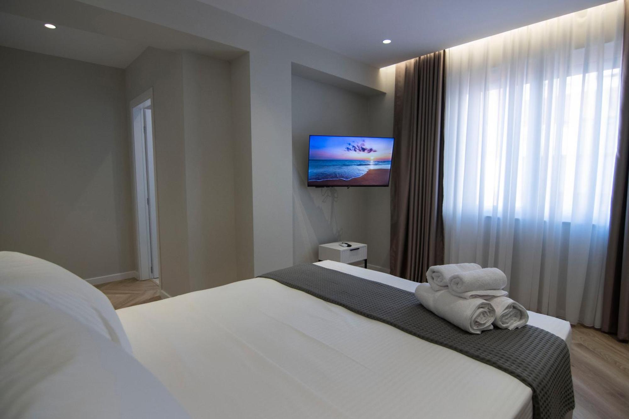Mina Luxury Rooms Тирана Экстерьер фото