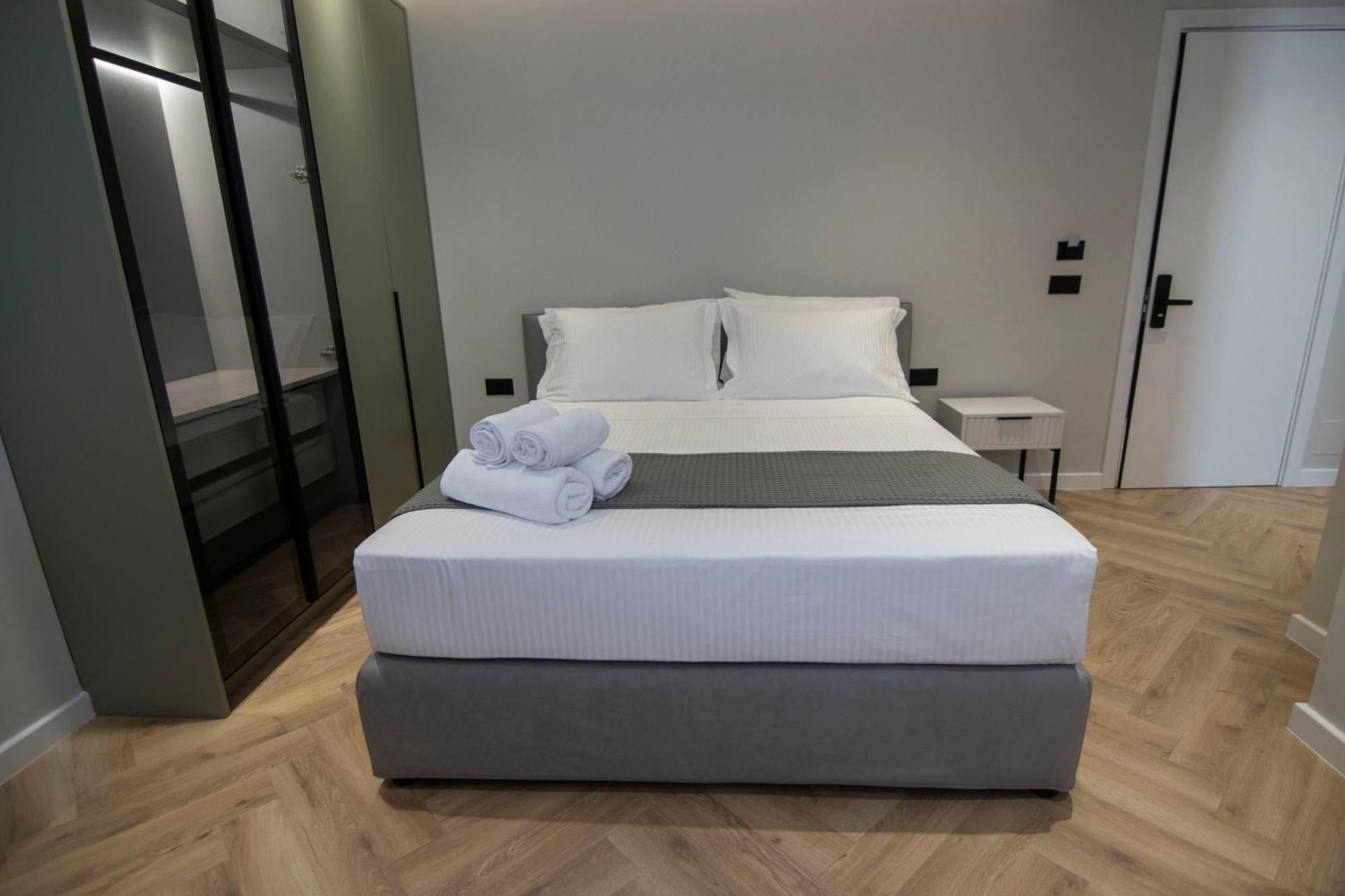 Mina Luxury Rooms Тирана Экстерьер фото