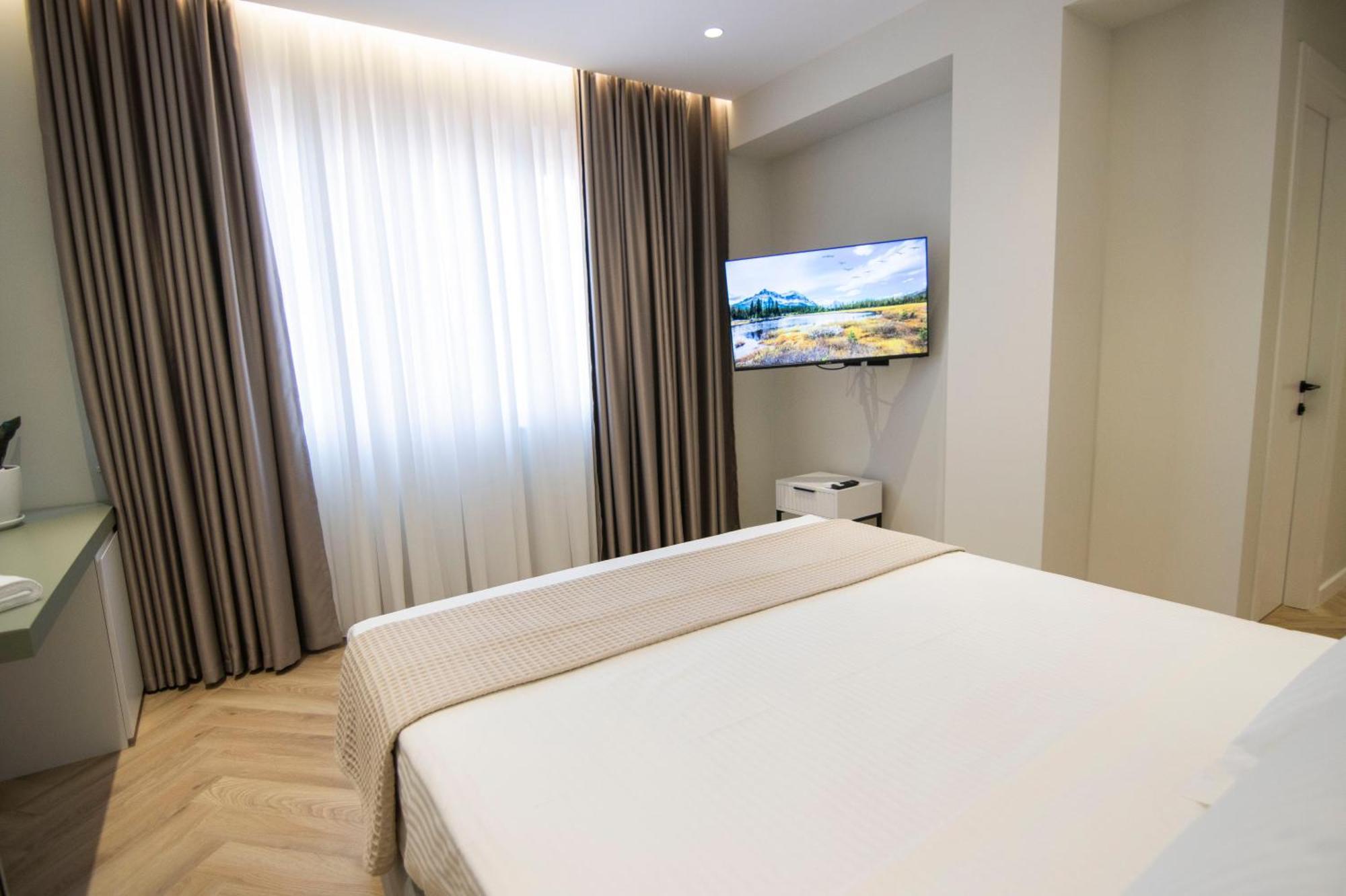 Mina Luxury Rooms Тирана Экстерьер фото