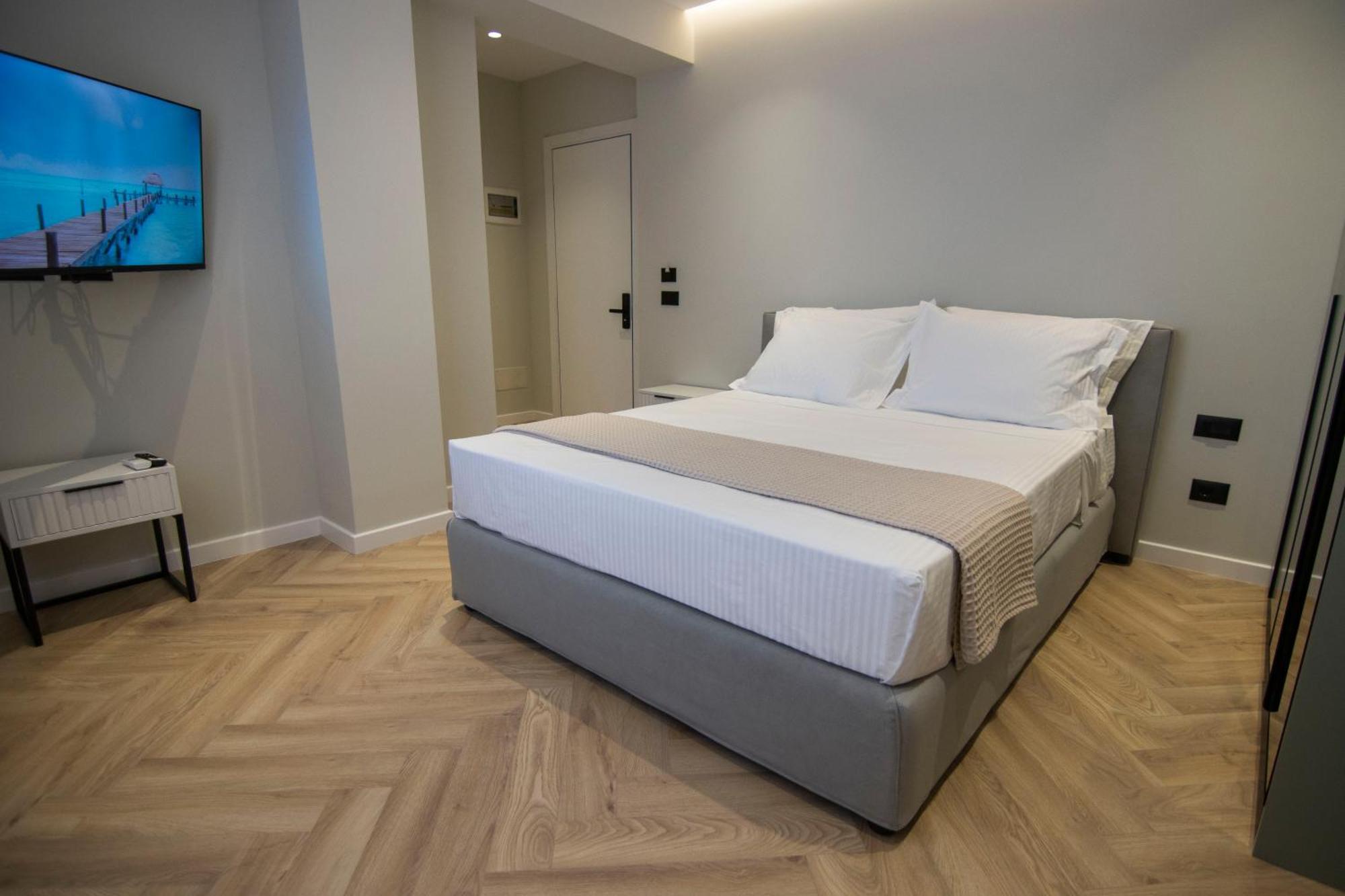 Mina Luxury Rooms Тирана Экстерьер фото