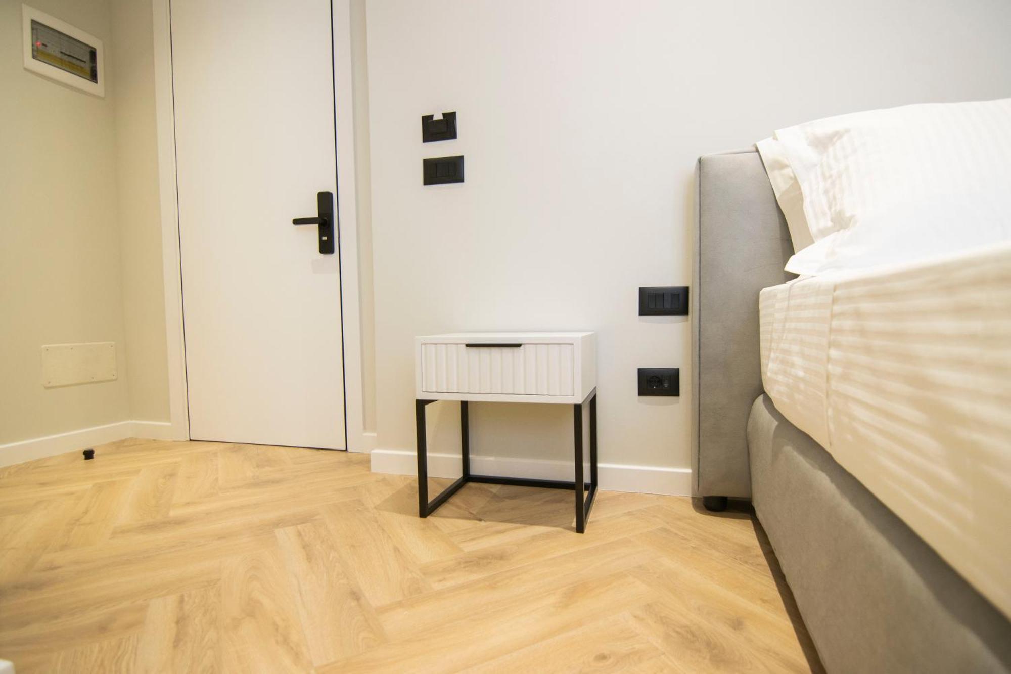 Mina Luxury Rooms Тирана Экстерьер фото