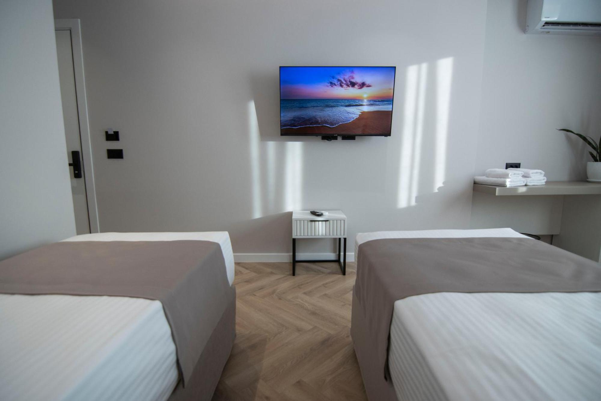 Mina Luxury Rooms Тирана Экстерьер фото