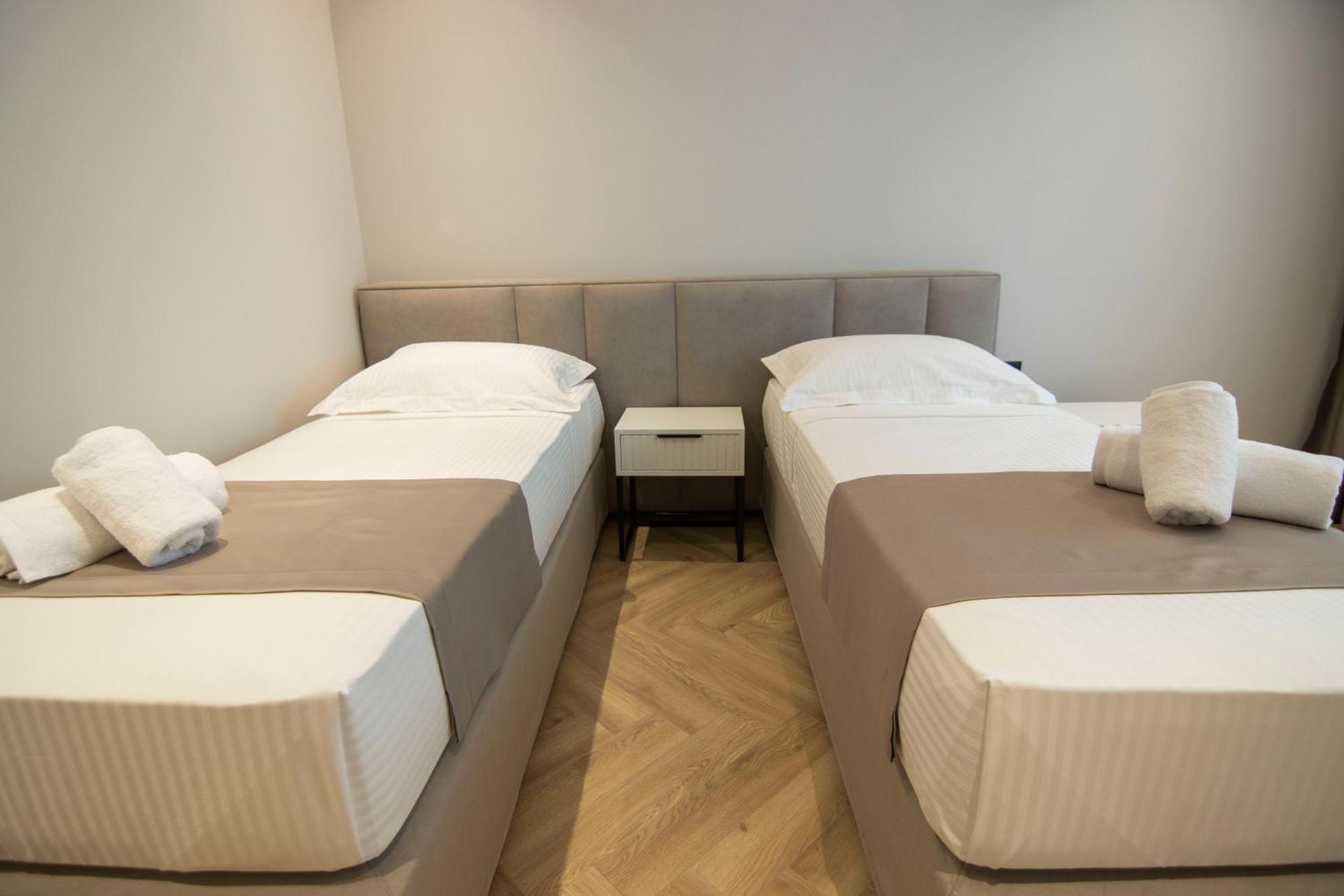 Mina Luxury Rooms Тирана Экстерьер фото