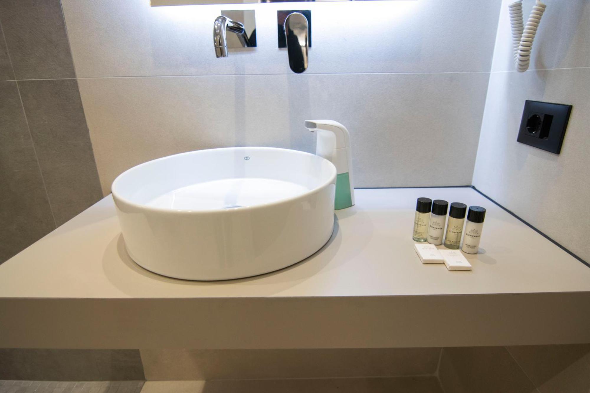 Mina Luxury Rooms Тирана Экстерьер фото