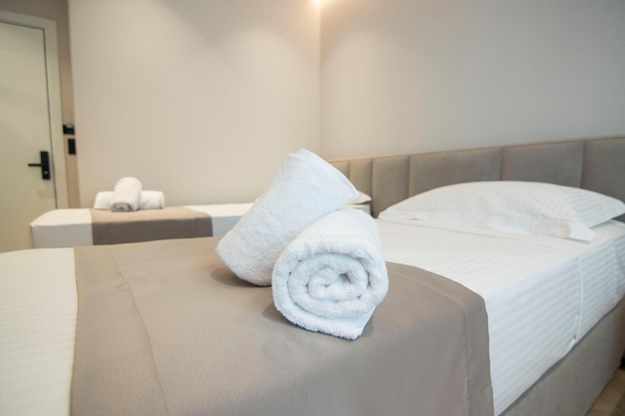 Mina Luxury Rooms Тирана Экстерьер фото