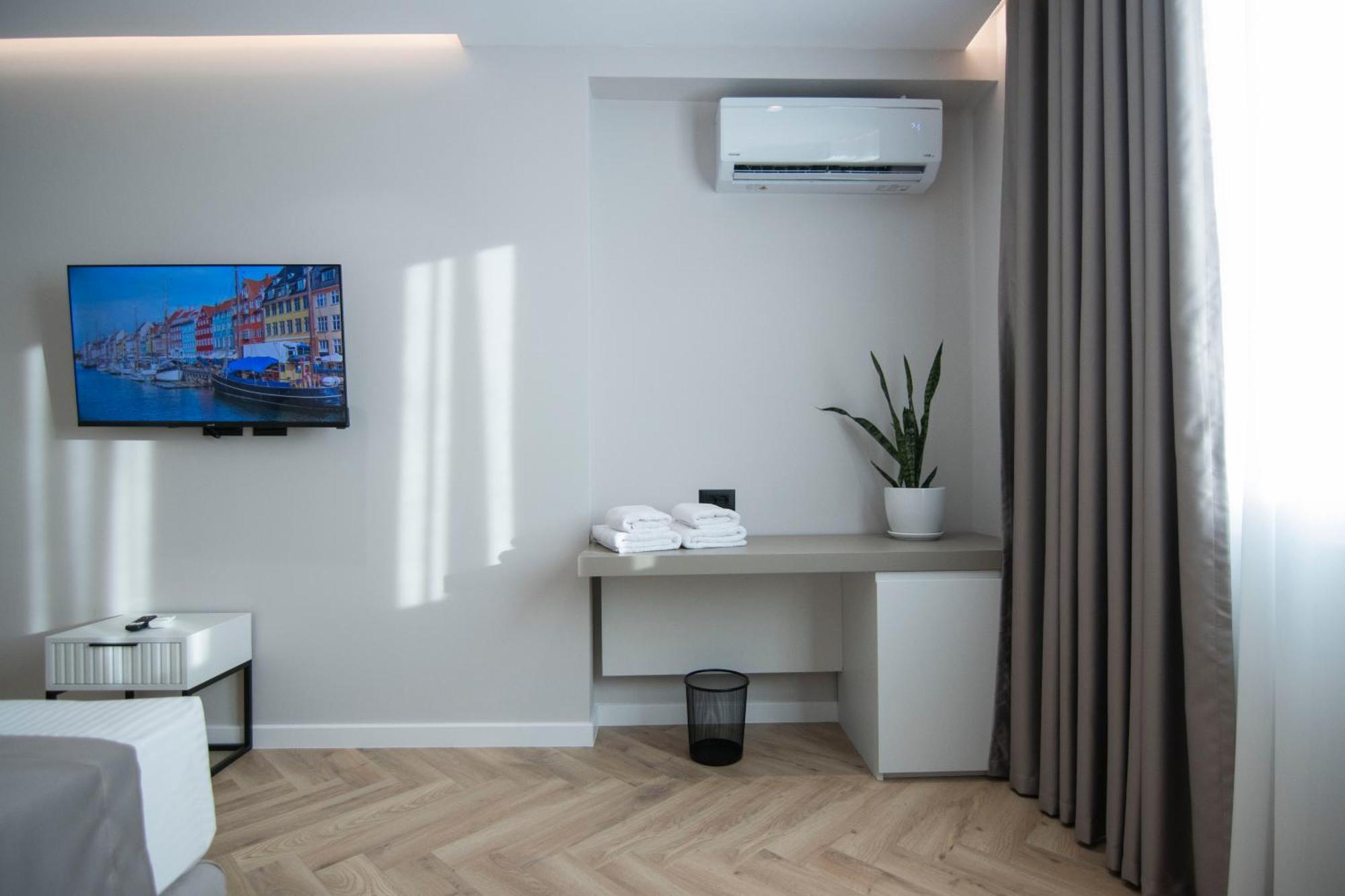 Mina Luxury Rooms Тирана Экстерьер фото